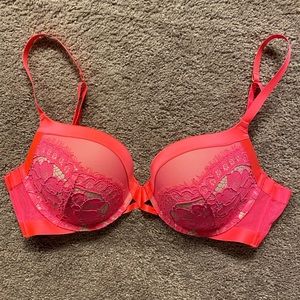 NWOT Victoria’s Secret Bra 36D Lace Coral Pink